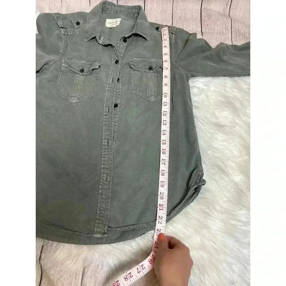 American Eagle Olive Green Button Down Utility Boyfriend Fit Shirt Size XS - Picture 8 of 8